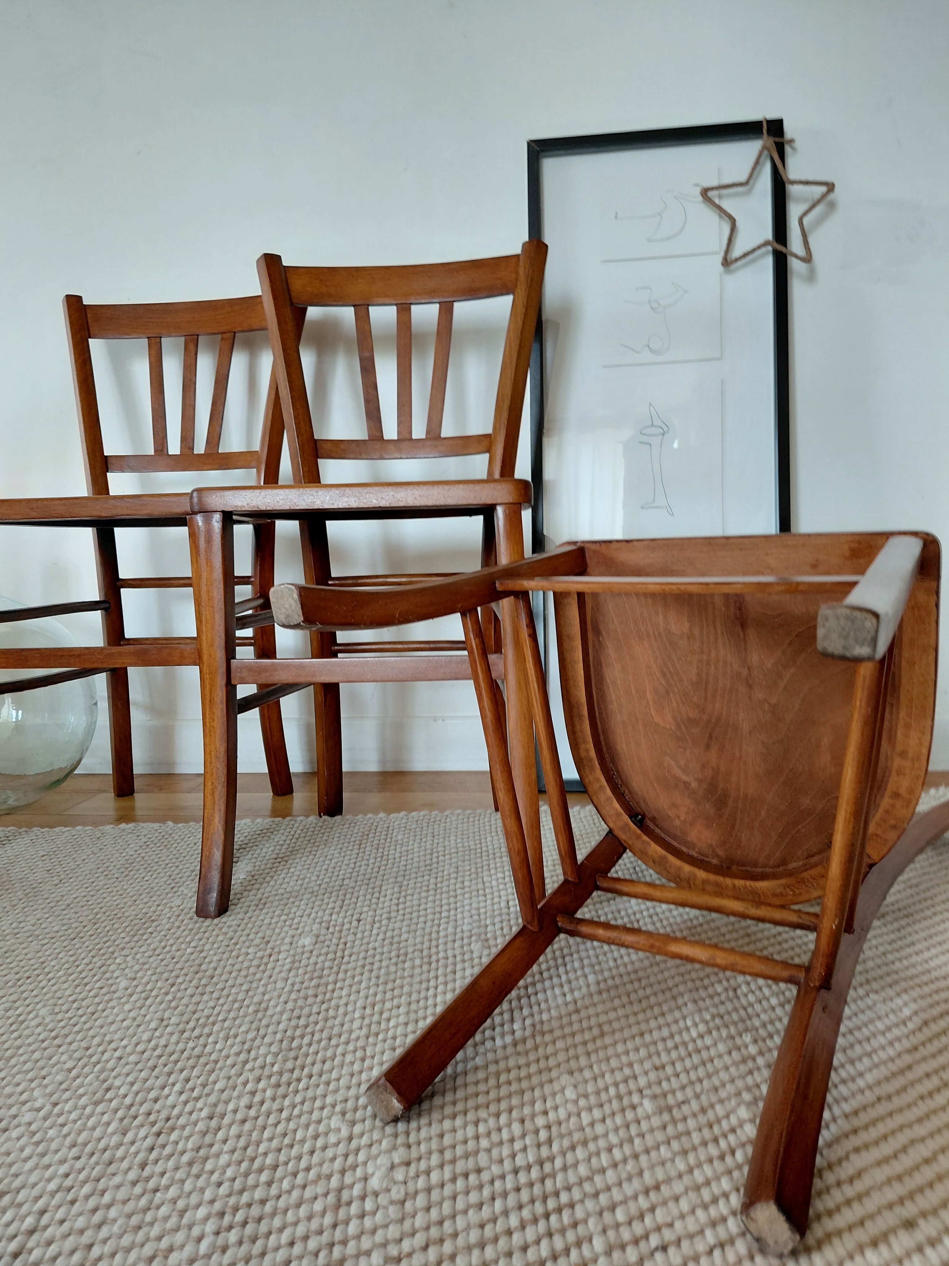 Set of 4 vintage bistro chairs in wood - brasserie style