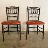 Paire de chaises Napoléon III à décor d’oiseaux, assises en velours capitonné