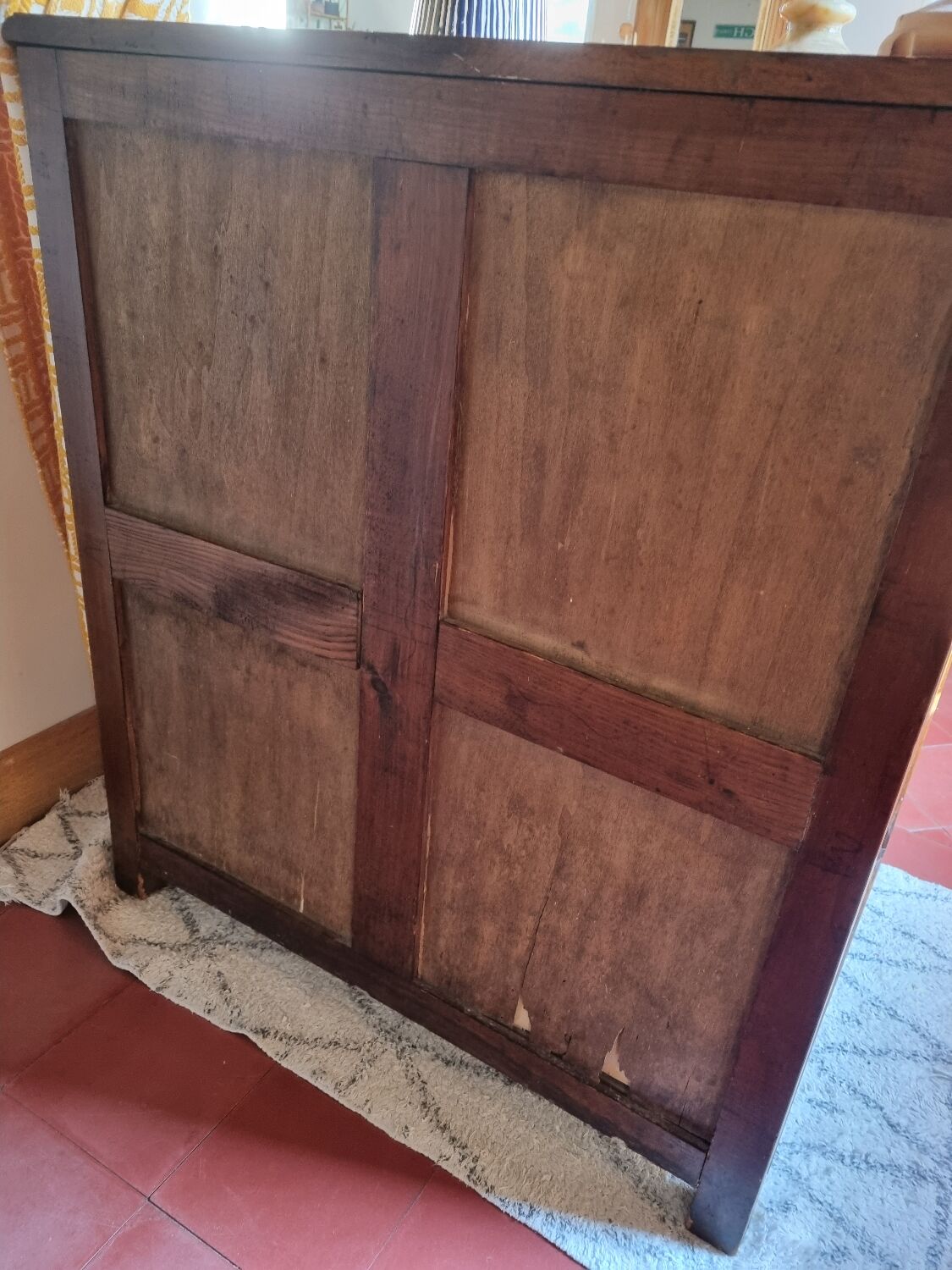 Art deco chest of drawers feet whiskers patinated