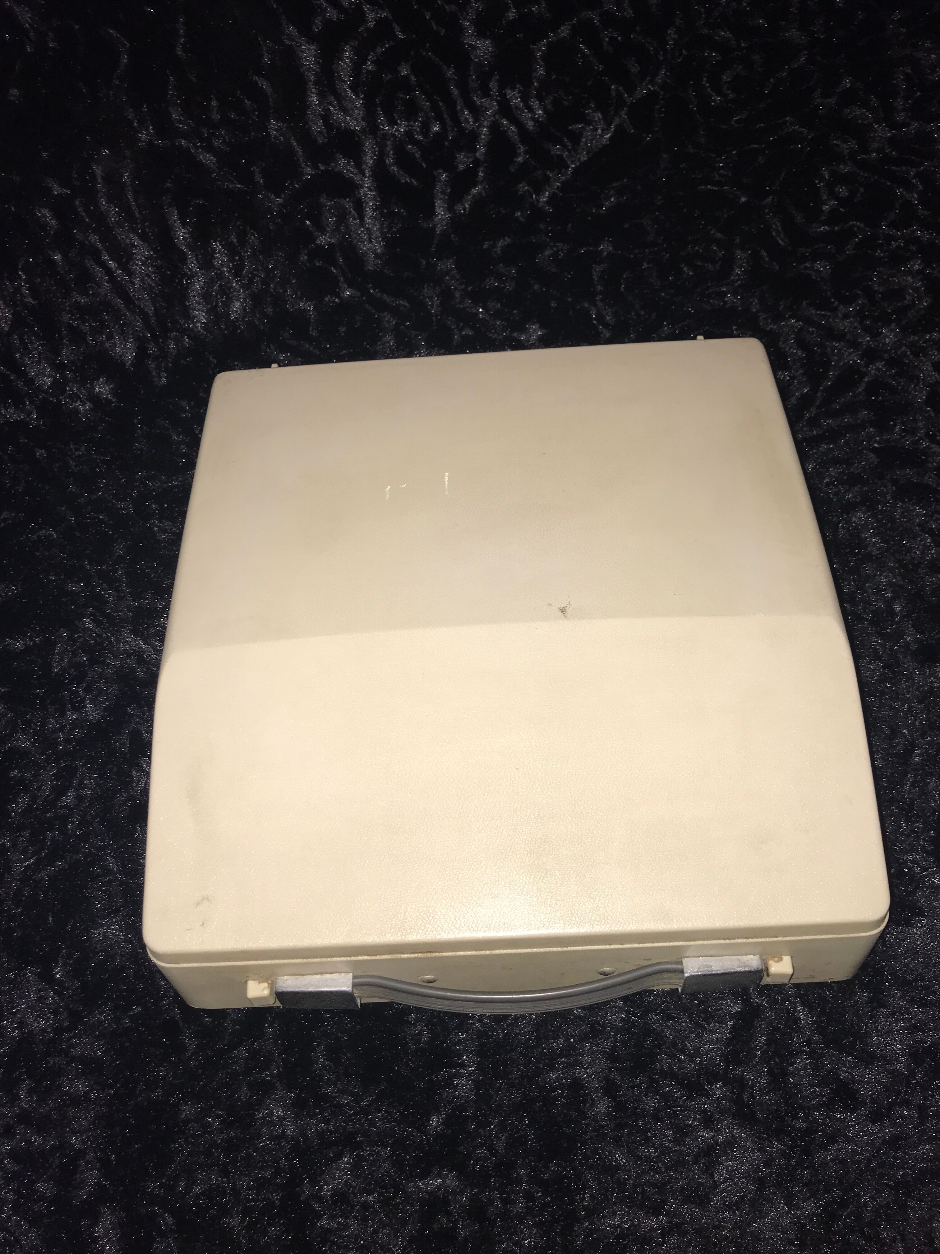 80s typewriter brand Litton model royal 200