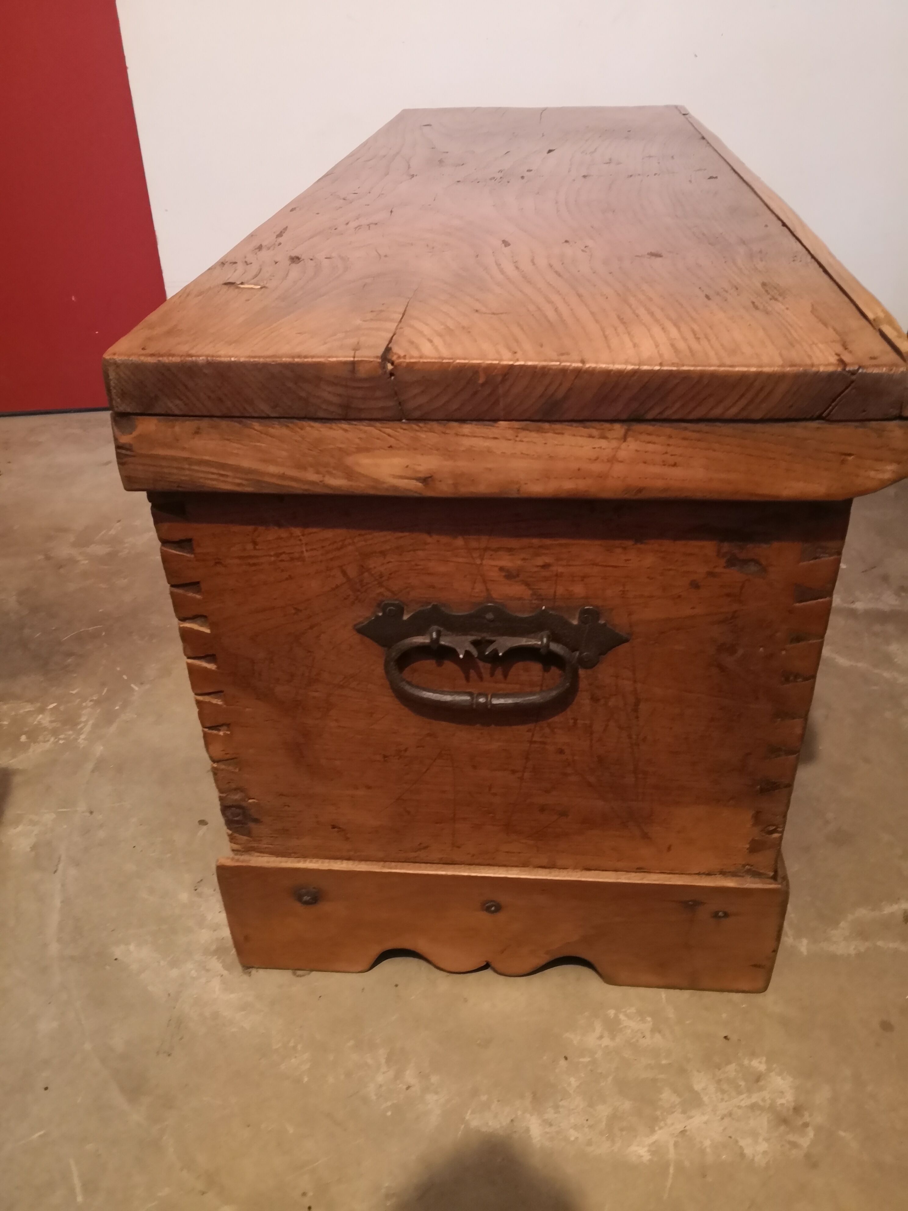 Solid wood chest