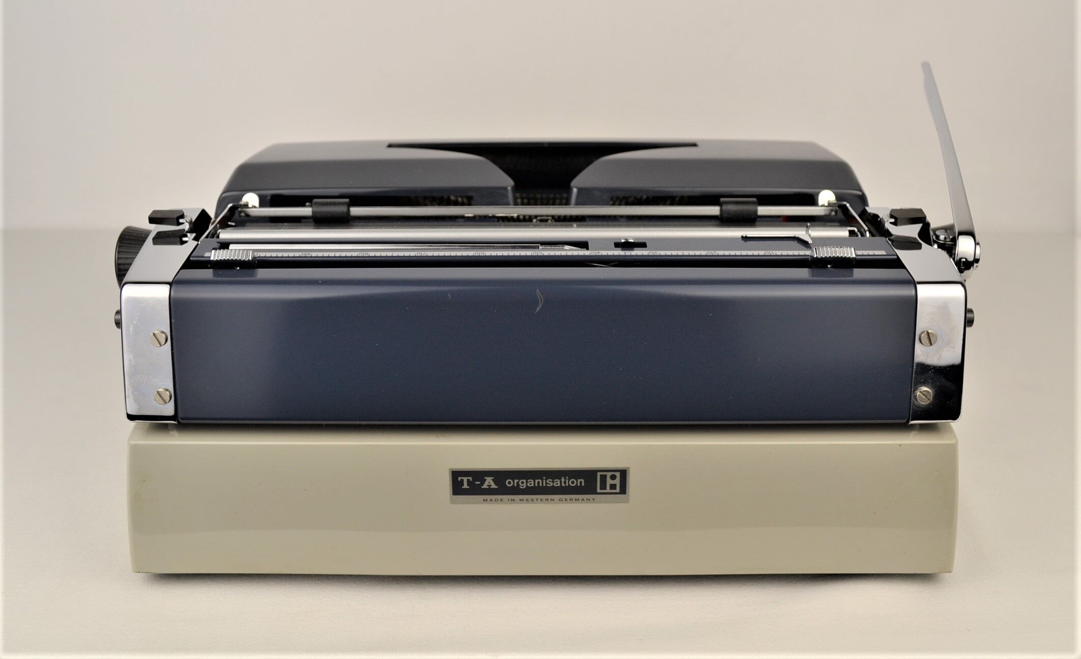 ADLER portable typewriter "Gabriele 35" - New Ribbon