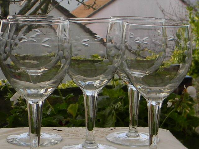 Set of 5 glass water glasses from the 1950s.