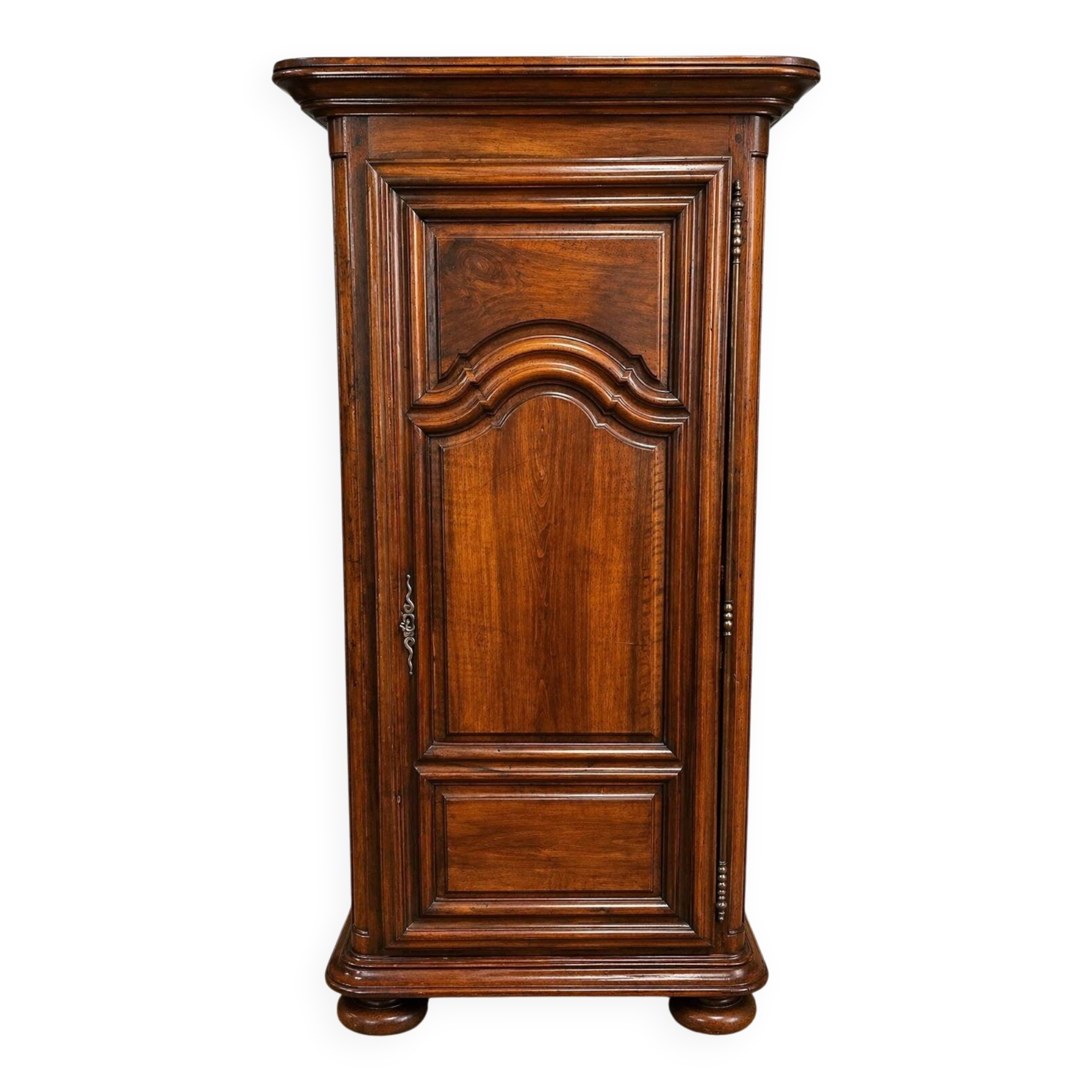Louis XIII bonnetière wardrobe in solid walnut – 18th century period