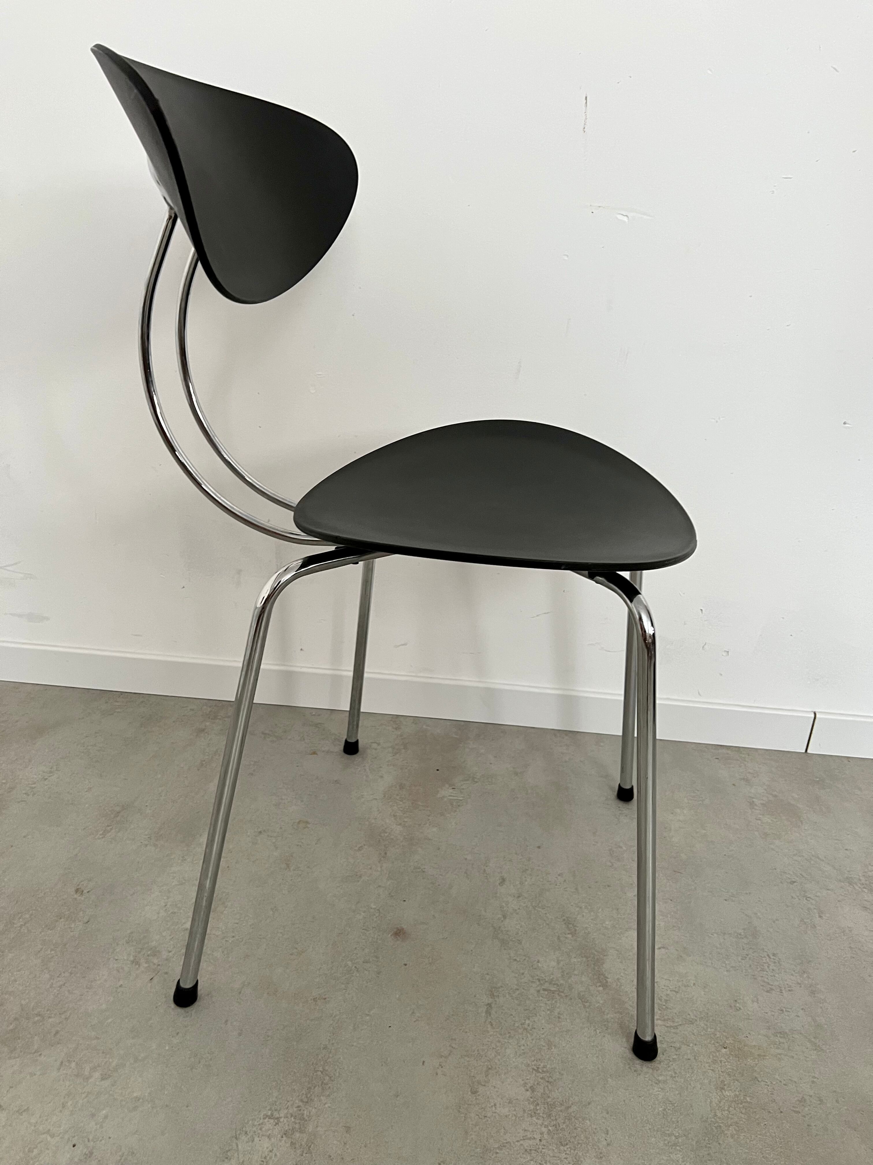 Lot 4 anciennes chaises design italien années 80