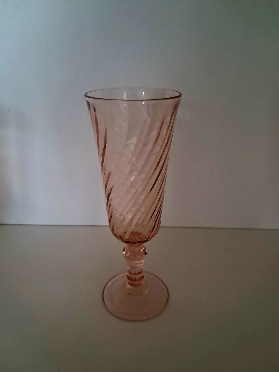 8 Rosaline Luminarc champagne flutes from the 1970s.