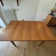 Extendable Scandinavian table