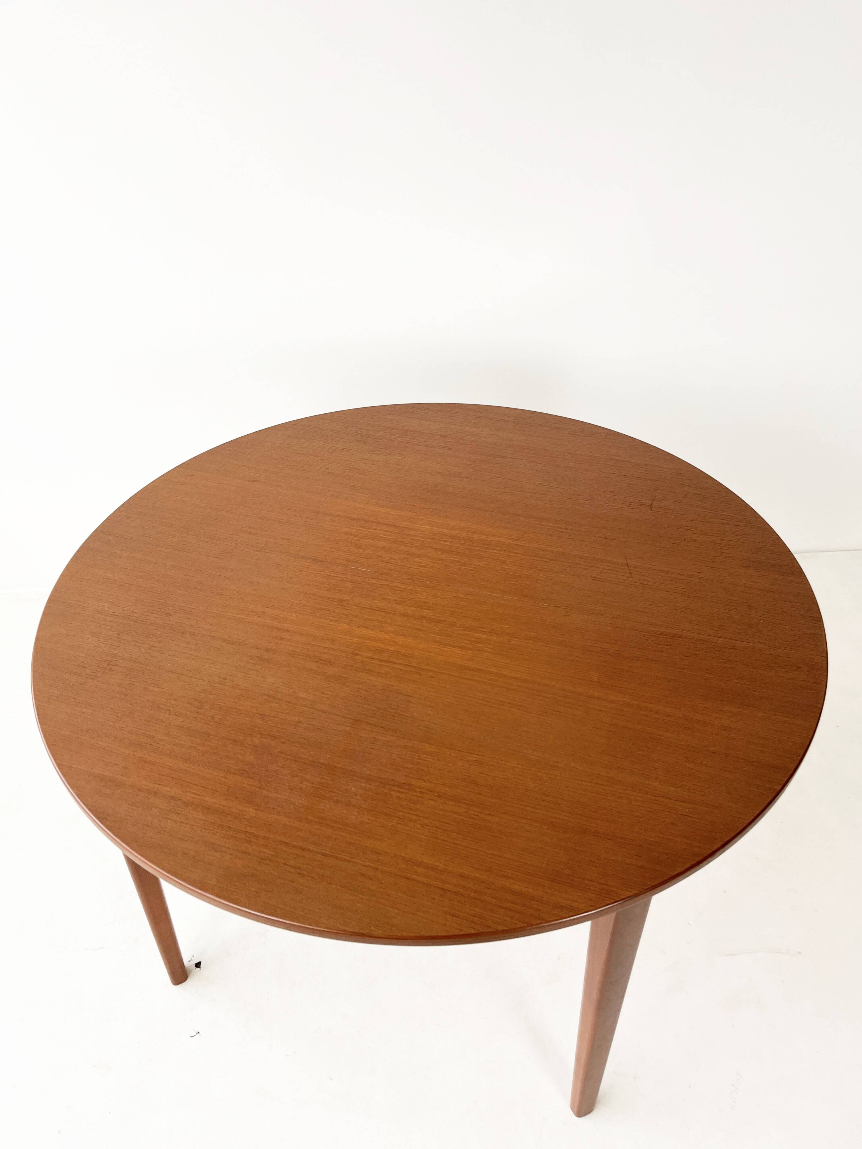 Table ronde extensible en teck