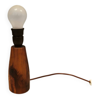 Très rare lampe de table en bois tourné de Stig Petterson Suède années 1950.