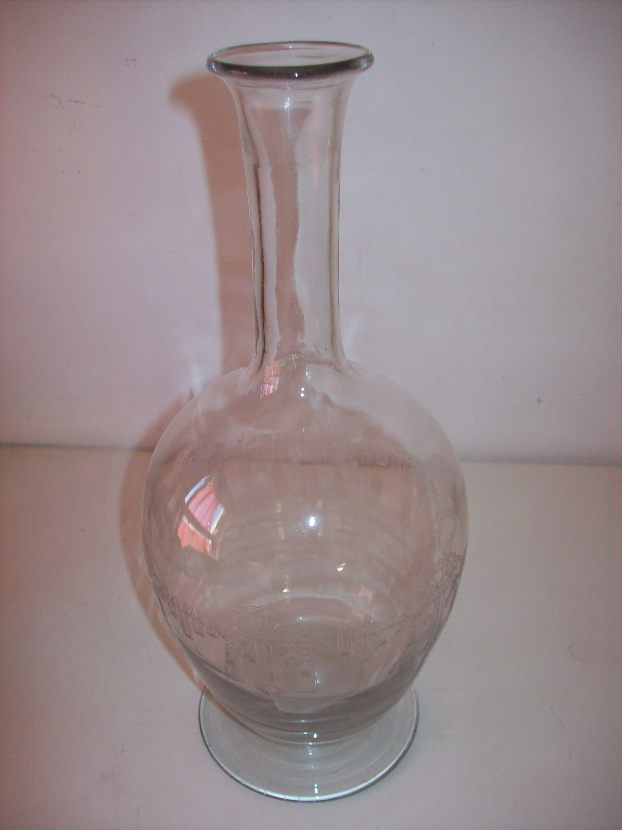 Carafe in blown glass