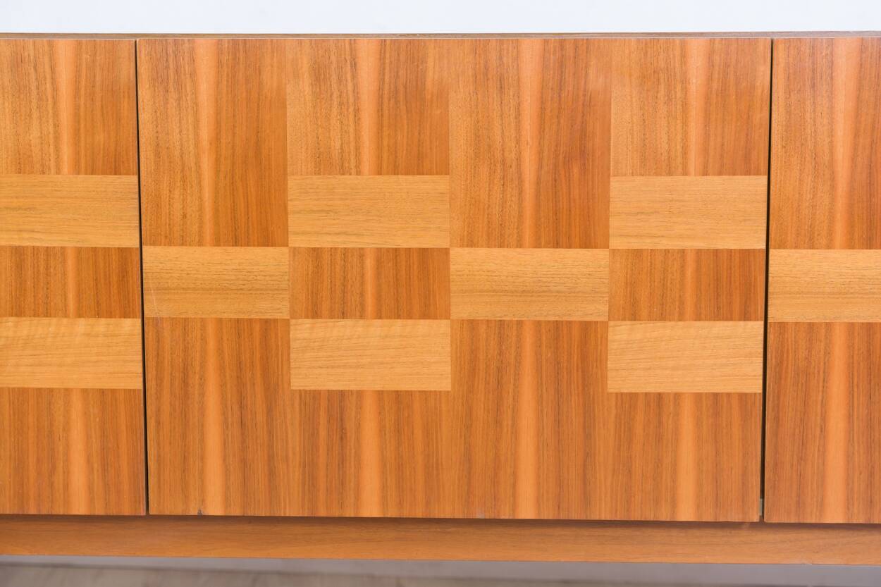 Grand buffet Mid-Century en noyer