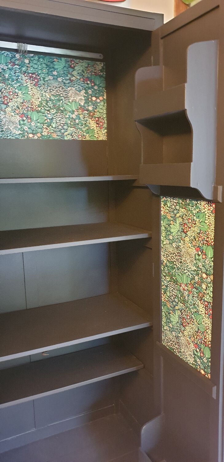 Parisian kitchen cabinet