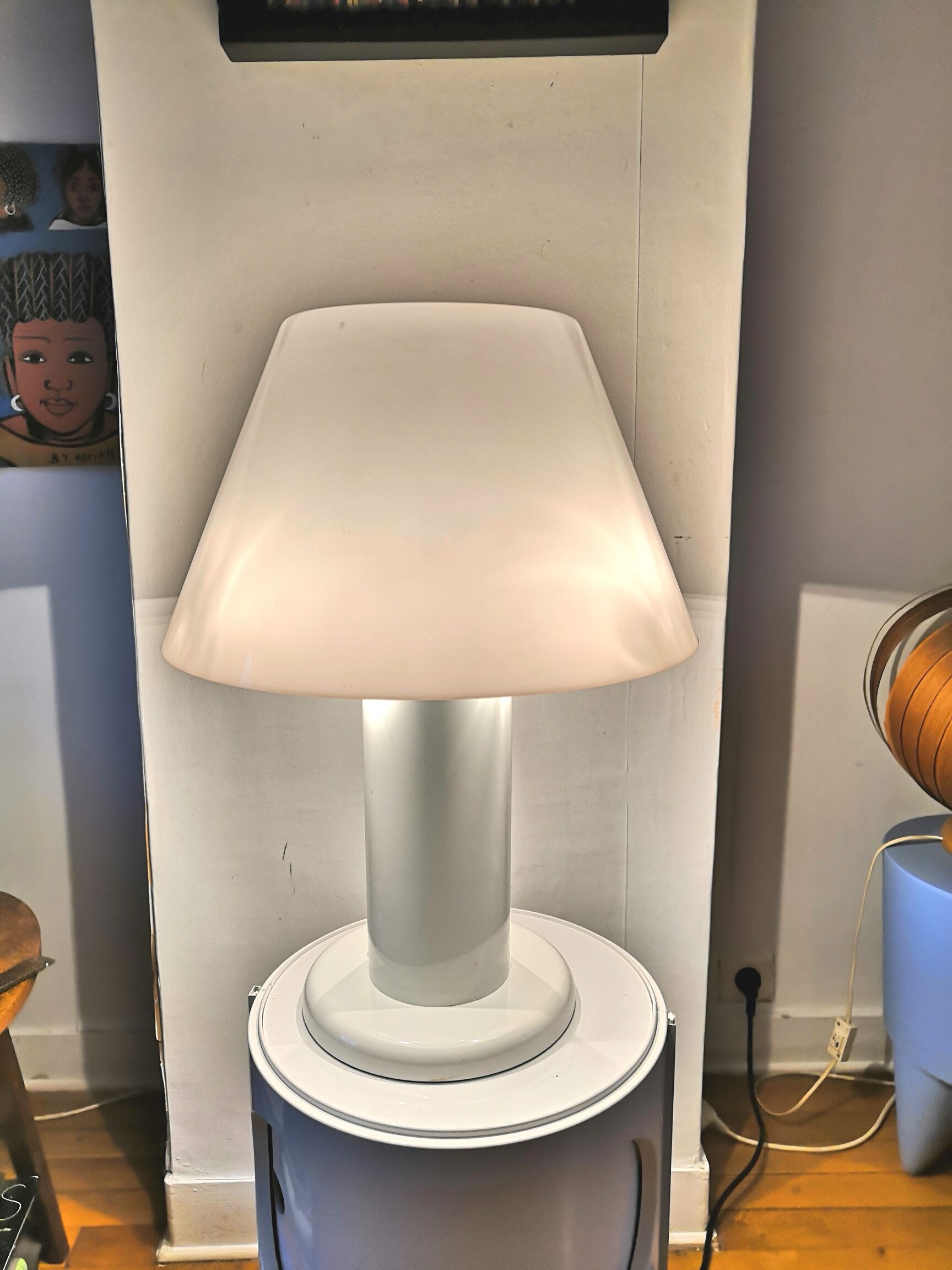 Lamp Harvey Guzzini model 0532 design 70s