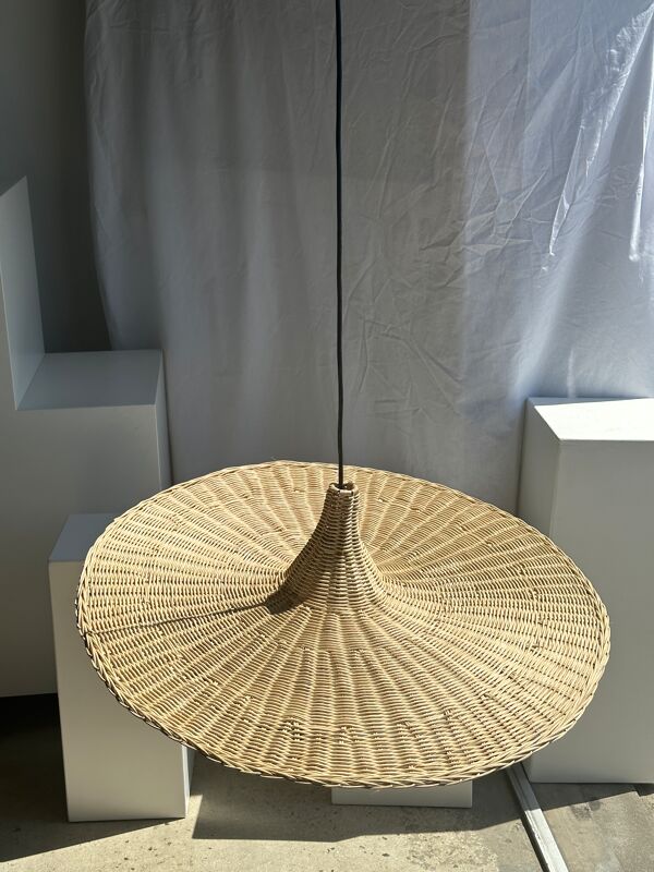 Suspension, luminaire en rotin en forme chapeau D:80cm