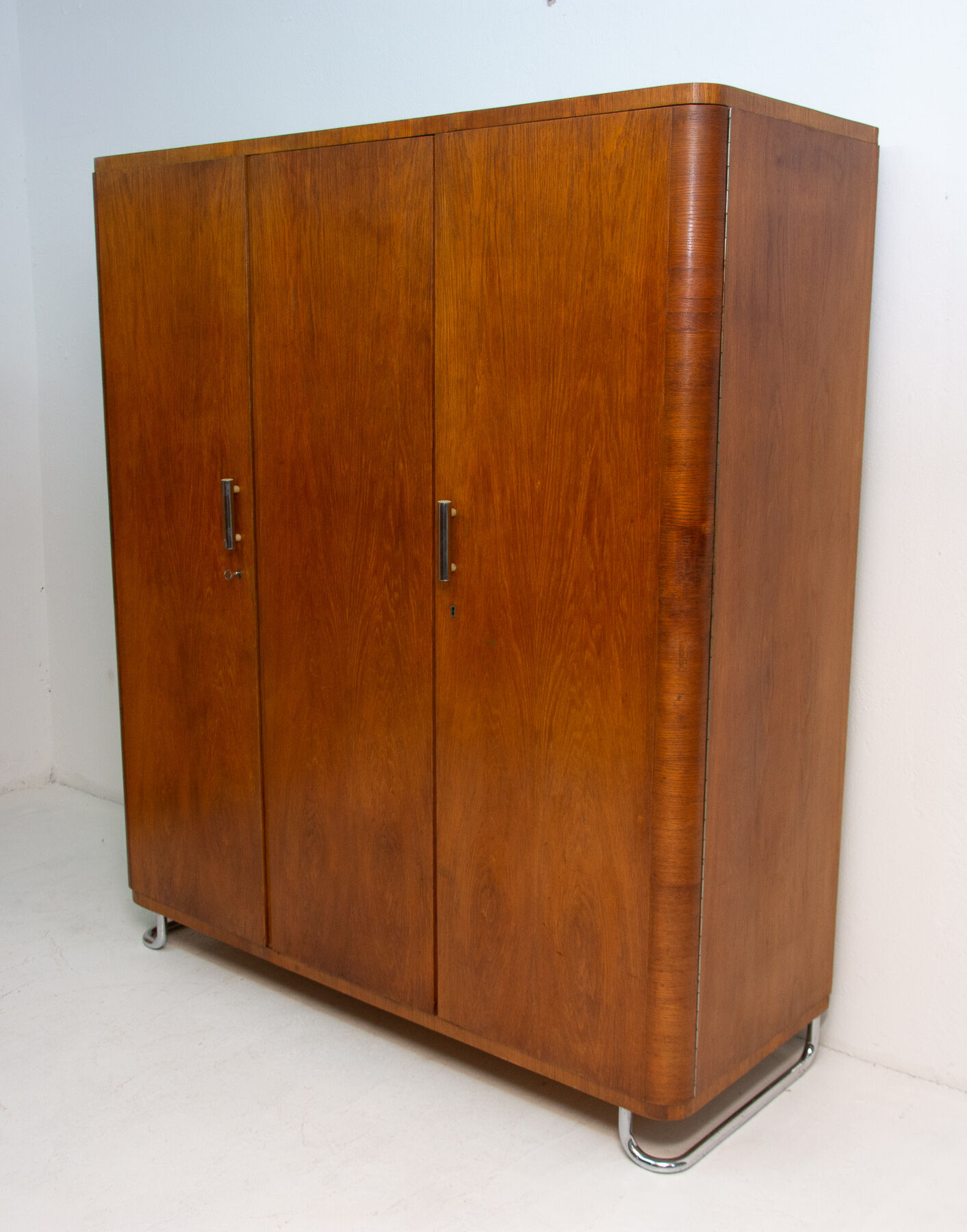 Armoire Bauhaus par Vichr & spol, années 1930, Bohême