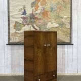 Petite armoire d'étudiant anglais en loupe de noyer des années 1930