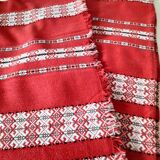 Tablecloth and 12 vintage cotton Basque-style napkins.