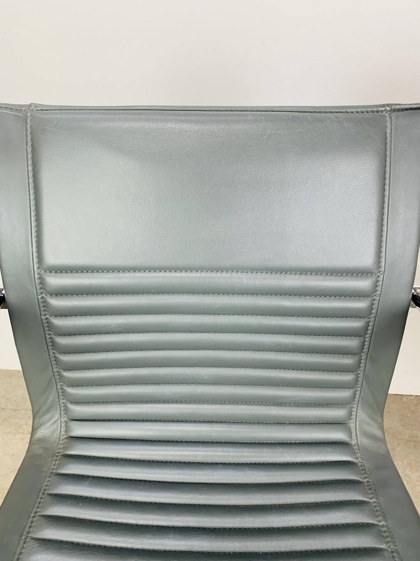 Pair of Dialog armchairs by Walter Knoll for Art Collection, leather