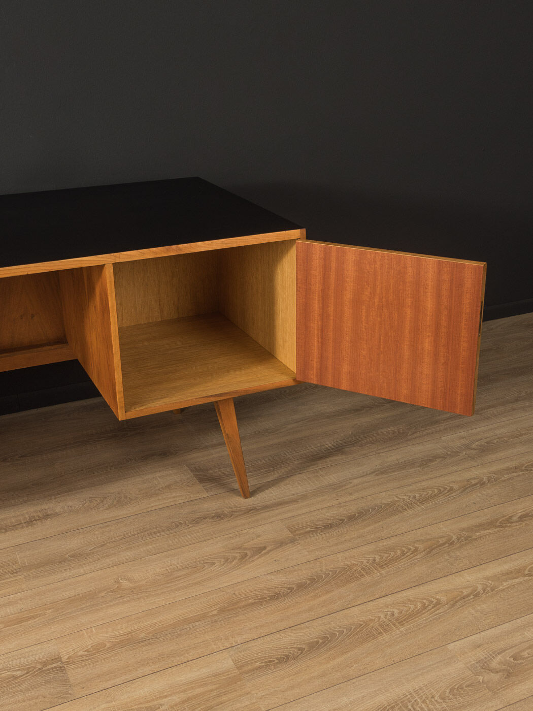 Bureau des années 1950