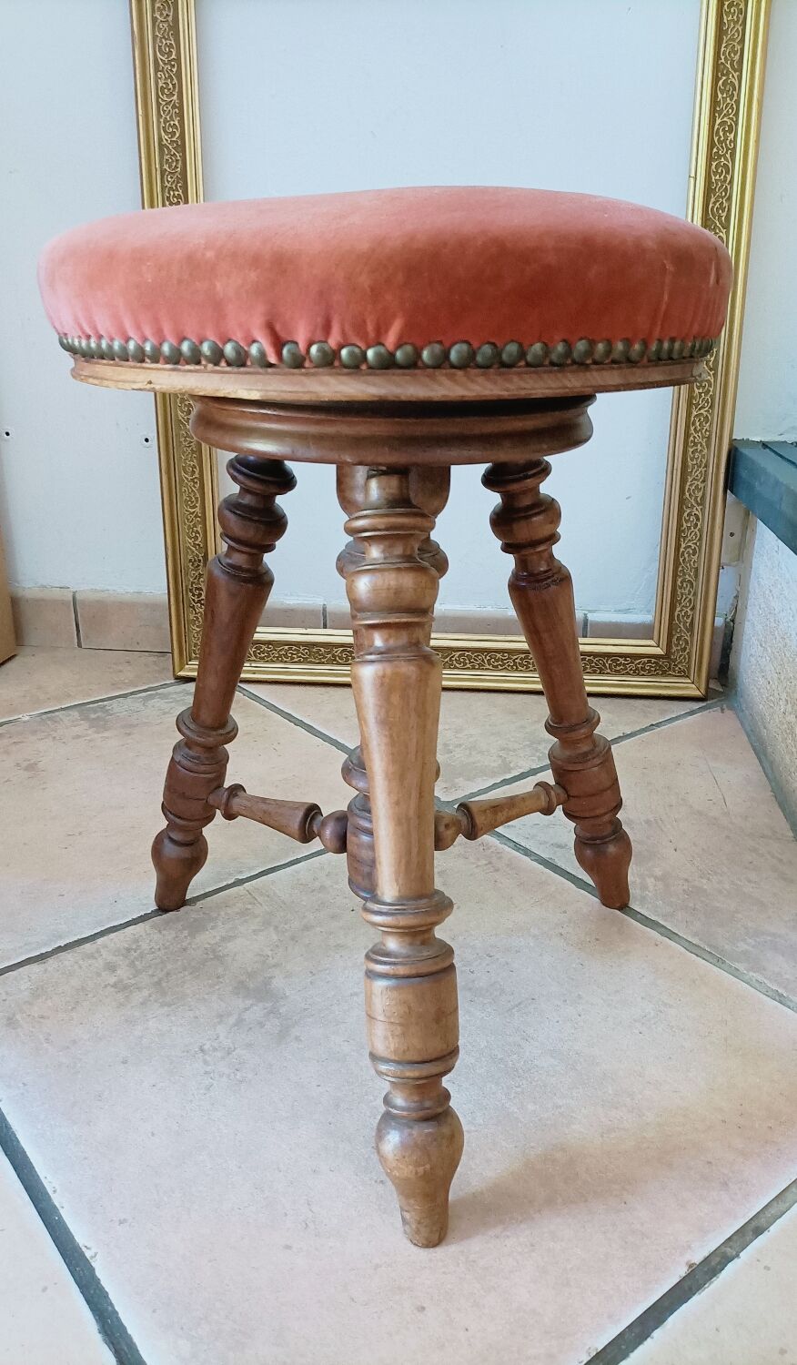 Piano stool