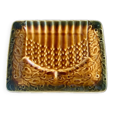 Small asparagus dish in slip