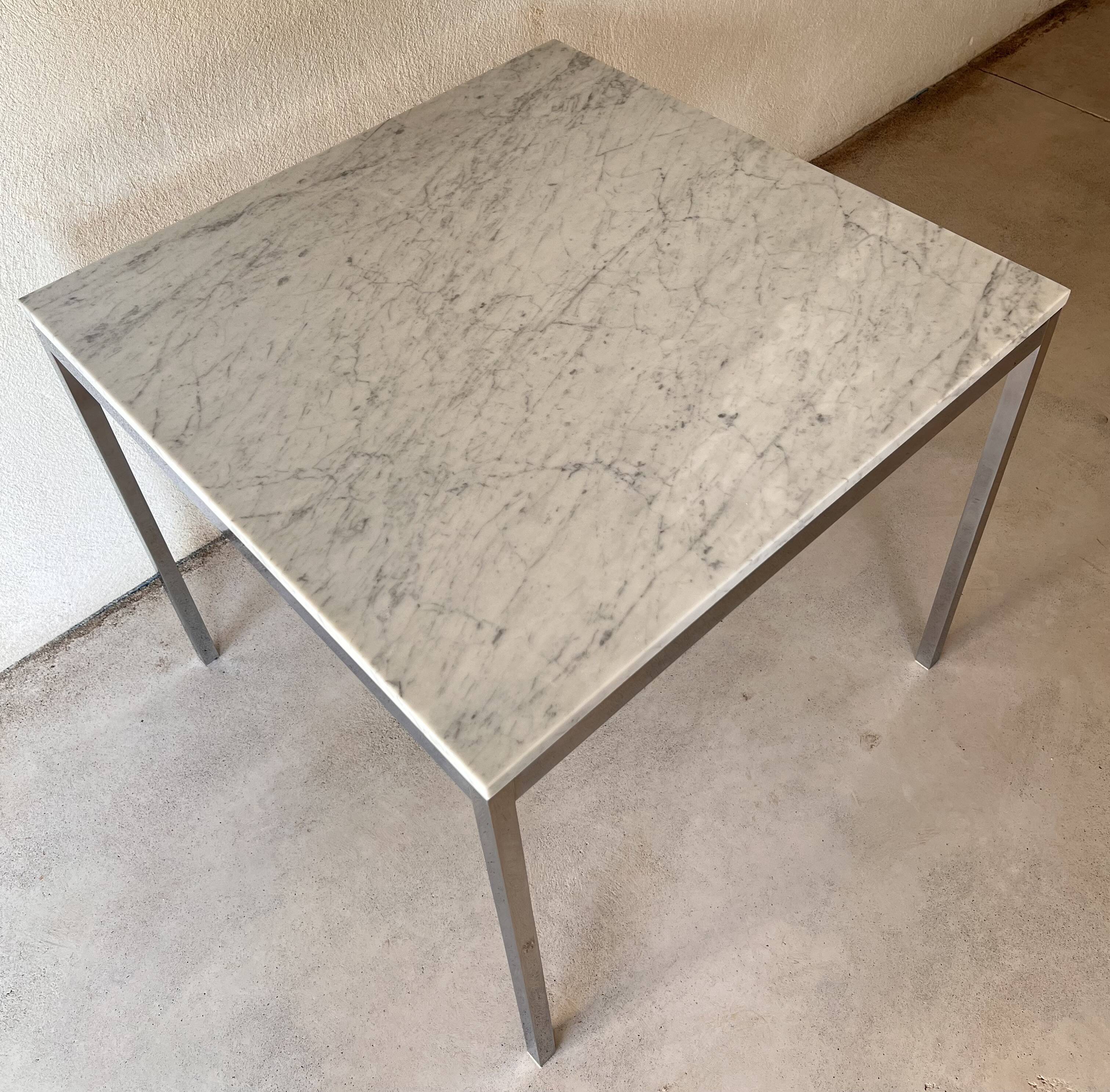 Table à manger dans le style de Knoll, Italie années 90