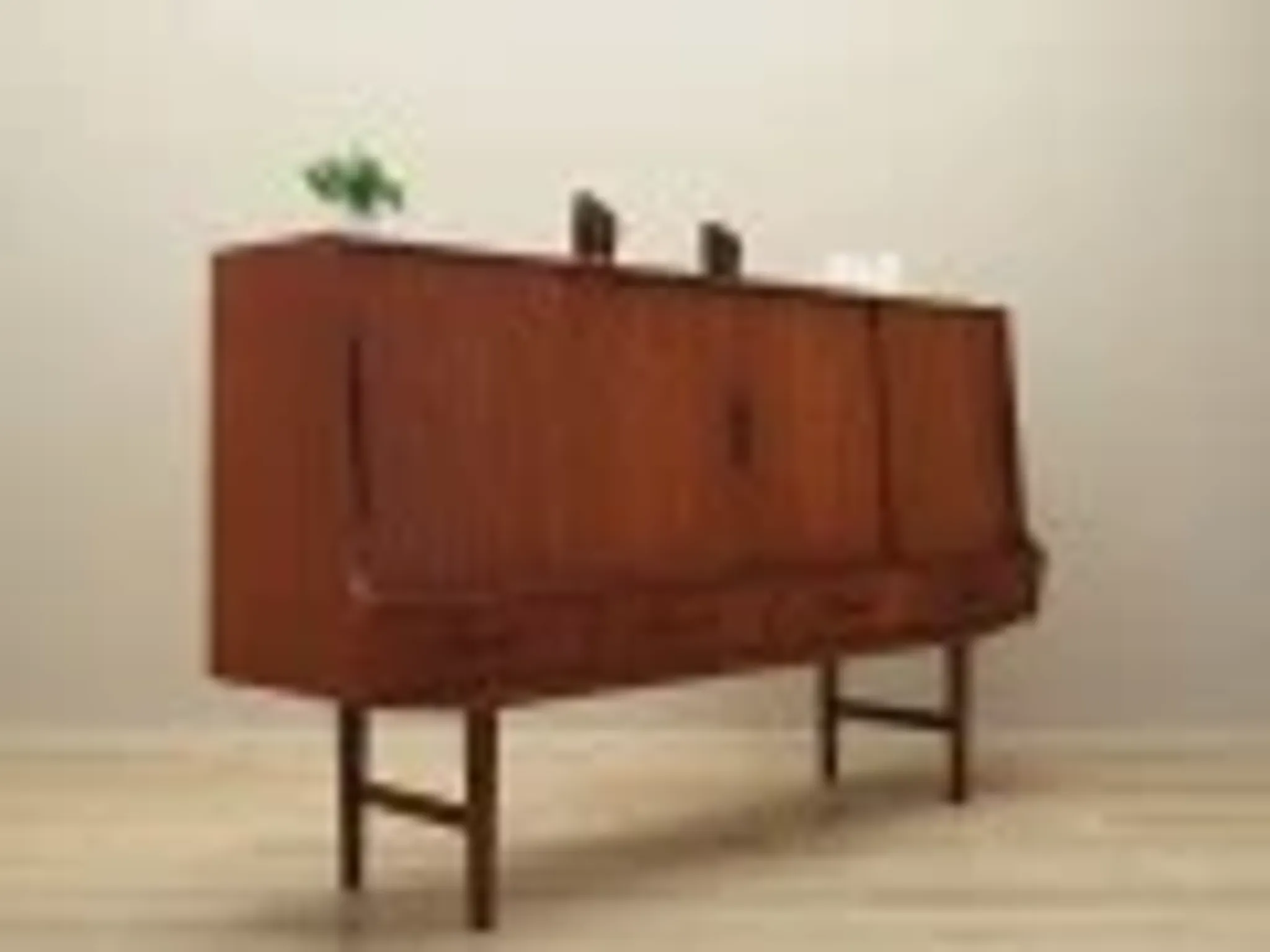 Buffet en teck, design danois, années 1960, production : Danemark