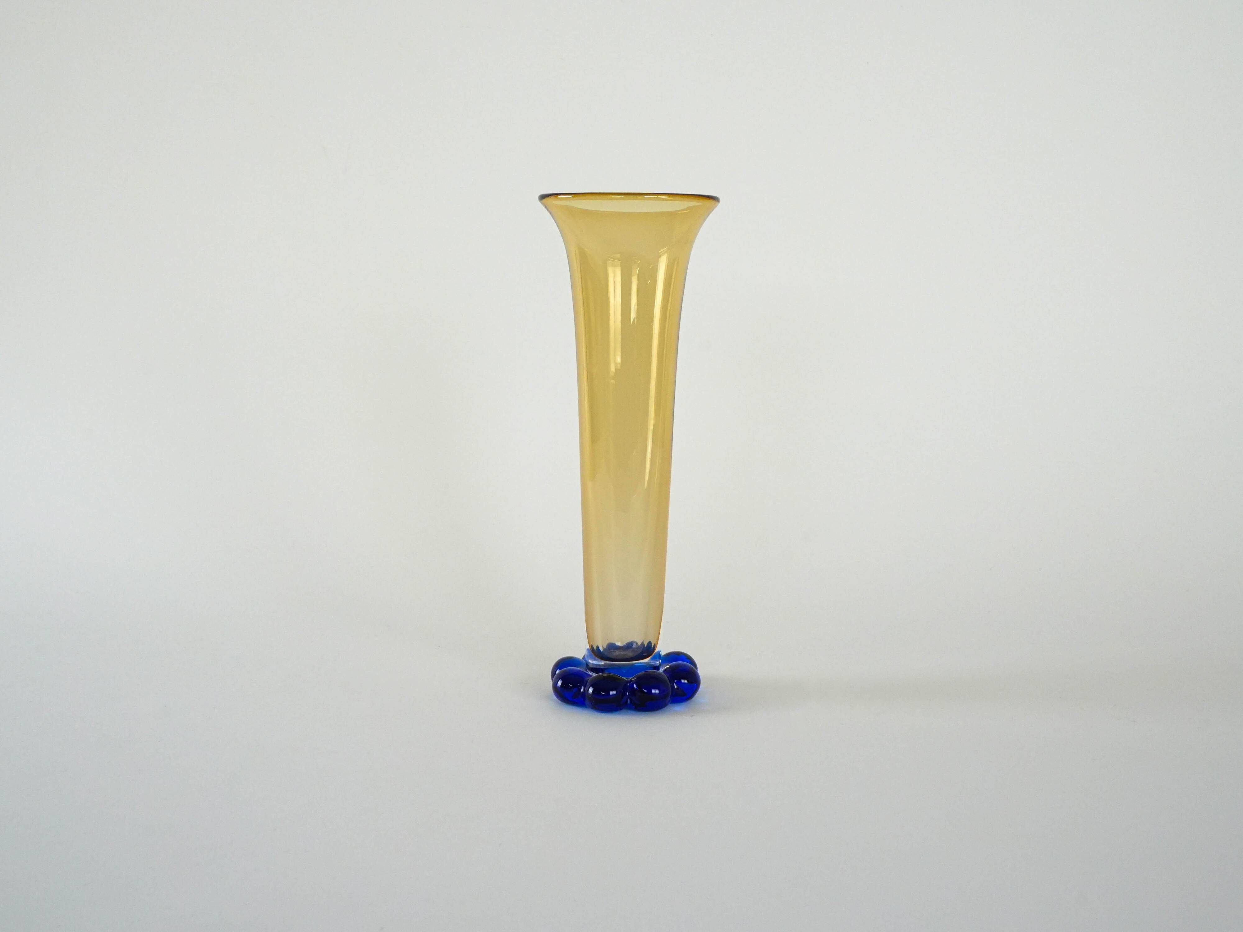 Glass vase “Amber & Cobalt Blue,” Swedish design, 1960s, manufacturer: Orre