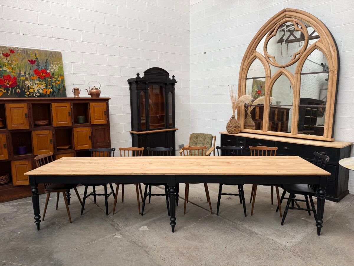 Large community table