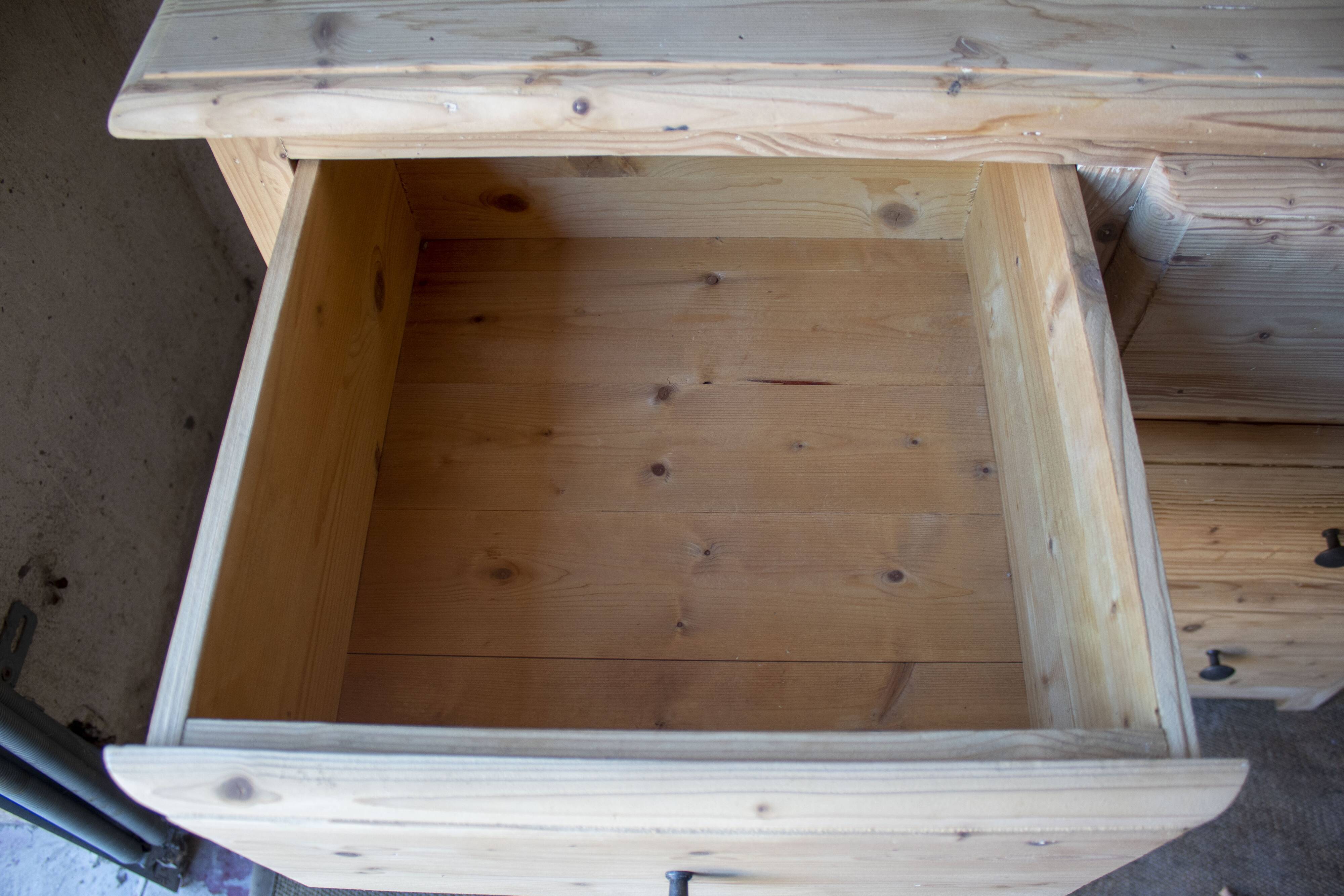 Solid wood chest of drawers
