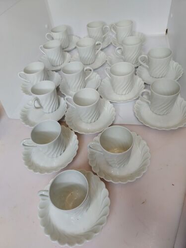 16 tasses à café en porcelaine de Limoges Haviland