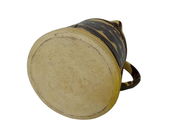 Grand pichet ancien en céramique française de Dieulefit, à glaçure jaune.