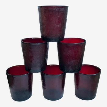 Lot de 6 verres en verre coloré bordeaux années 70