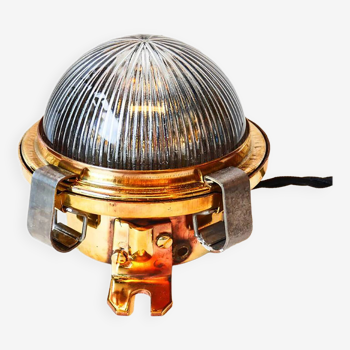 Old small wall lamp in brass and streaked glass