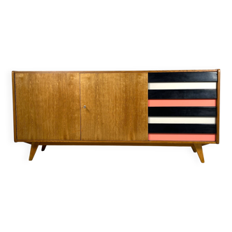 U460 sideboard with colored drawers, Jiří Jiroutek
