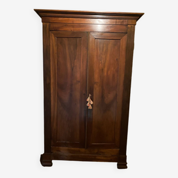 Armoire louis philippe en noyer epoque xixeme avec etageres