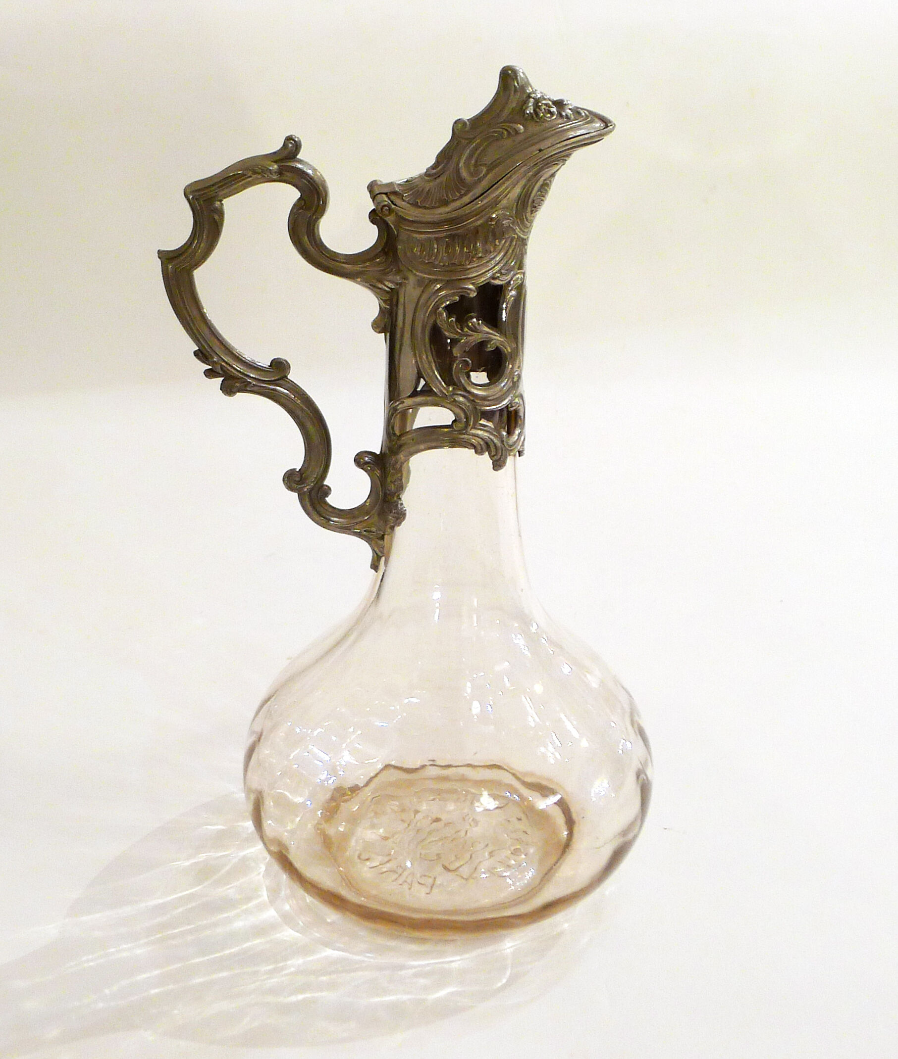 The Louvre's department carafe