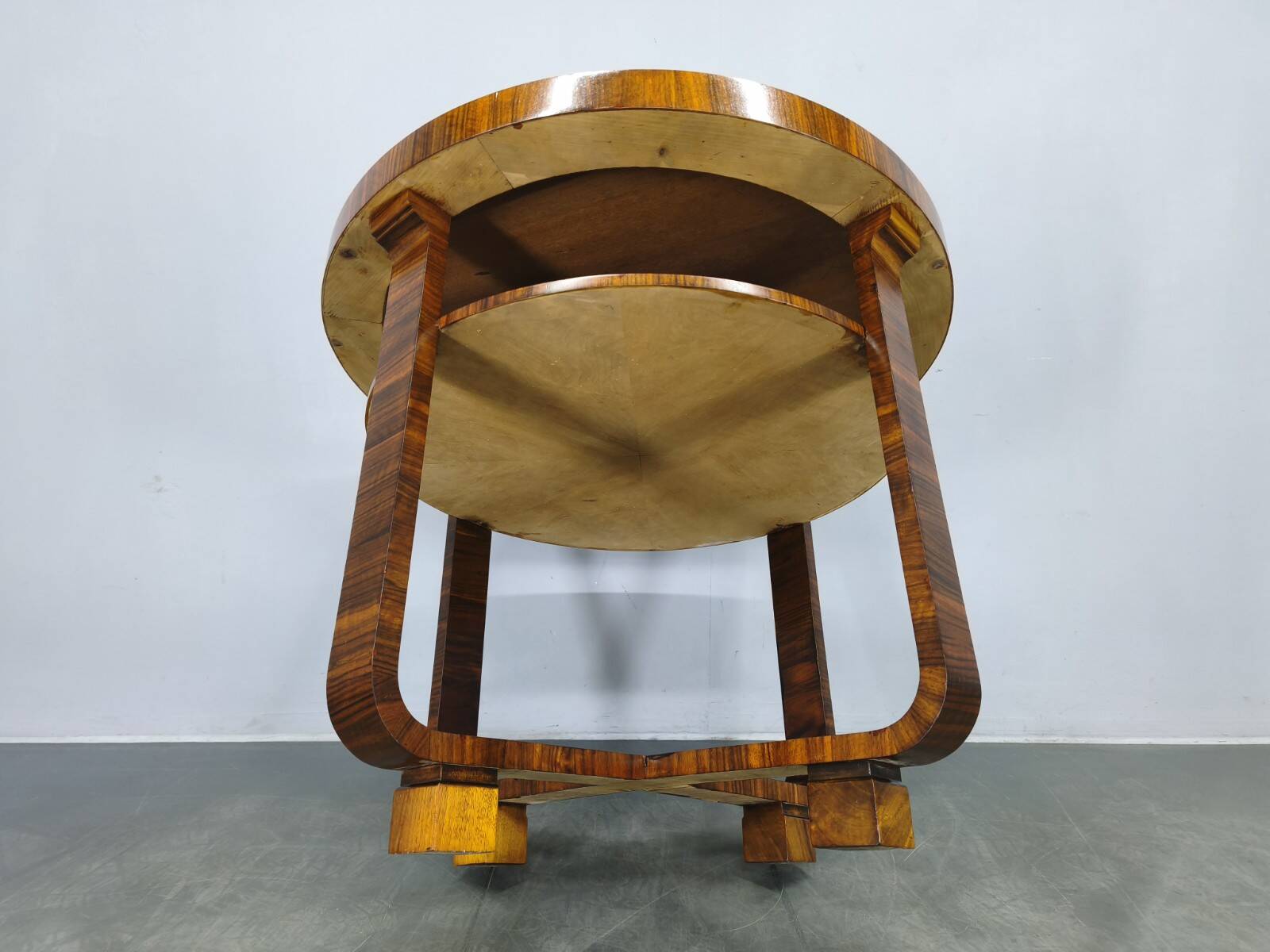Table basse en placage de noyer Art Déco, Tchécoslovaquie, années 1930