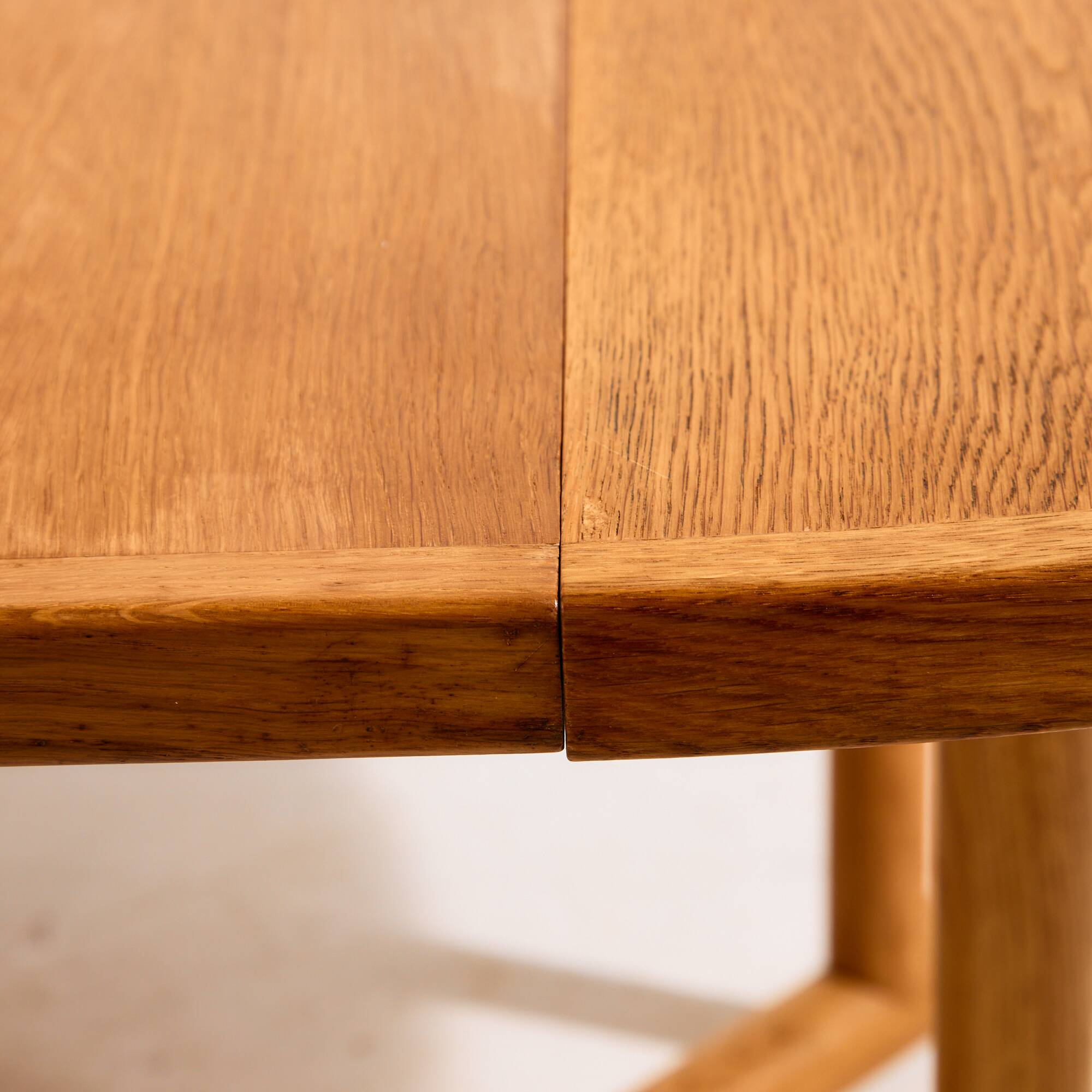 MK10633 Restored oak dining table by Kurt Østervig for Jason Møbler
