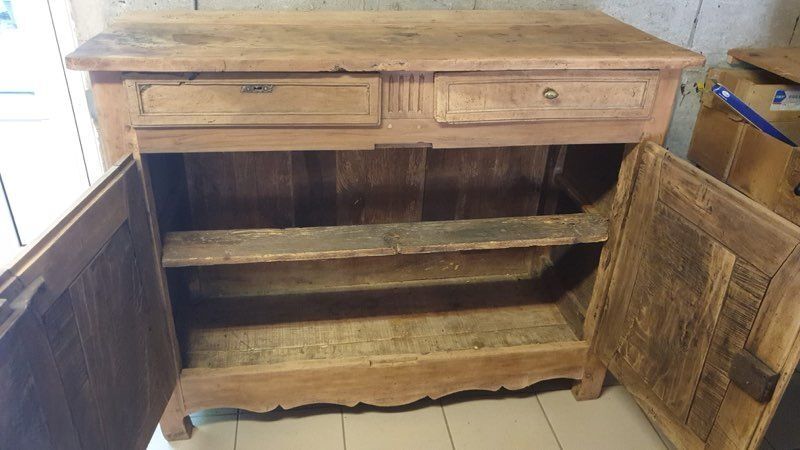 Rustic antique buffet in solid wood with 2 drawers.