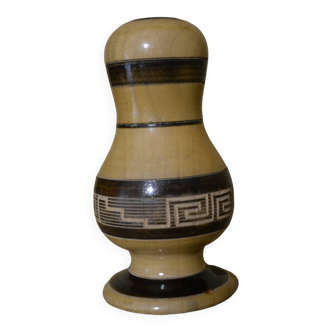 Wooden pepper pot