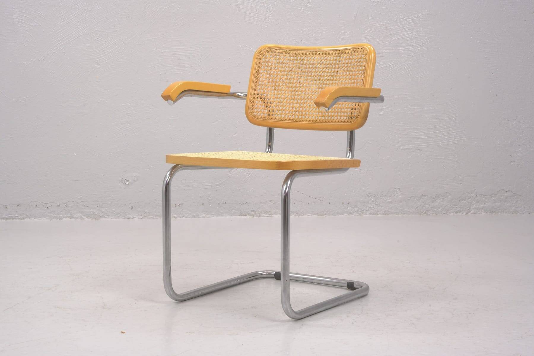 Chaise Bauhaus Cesca B64 de Marcel Breuer édition Gavina