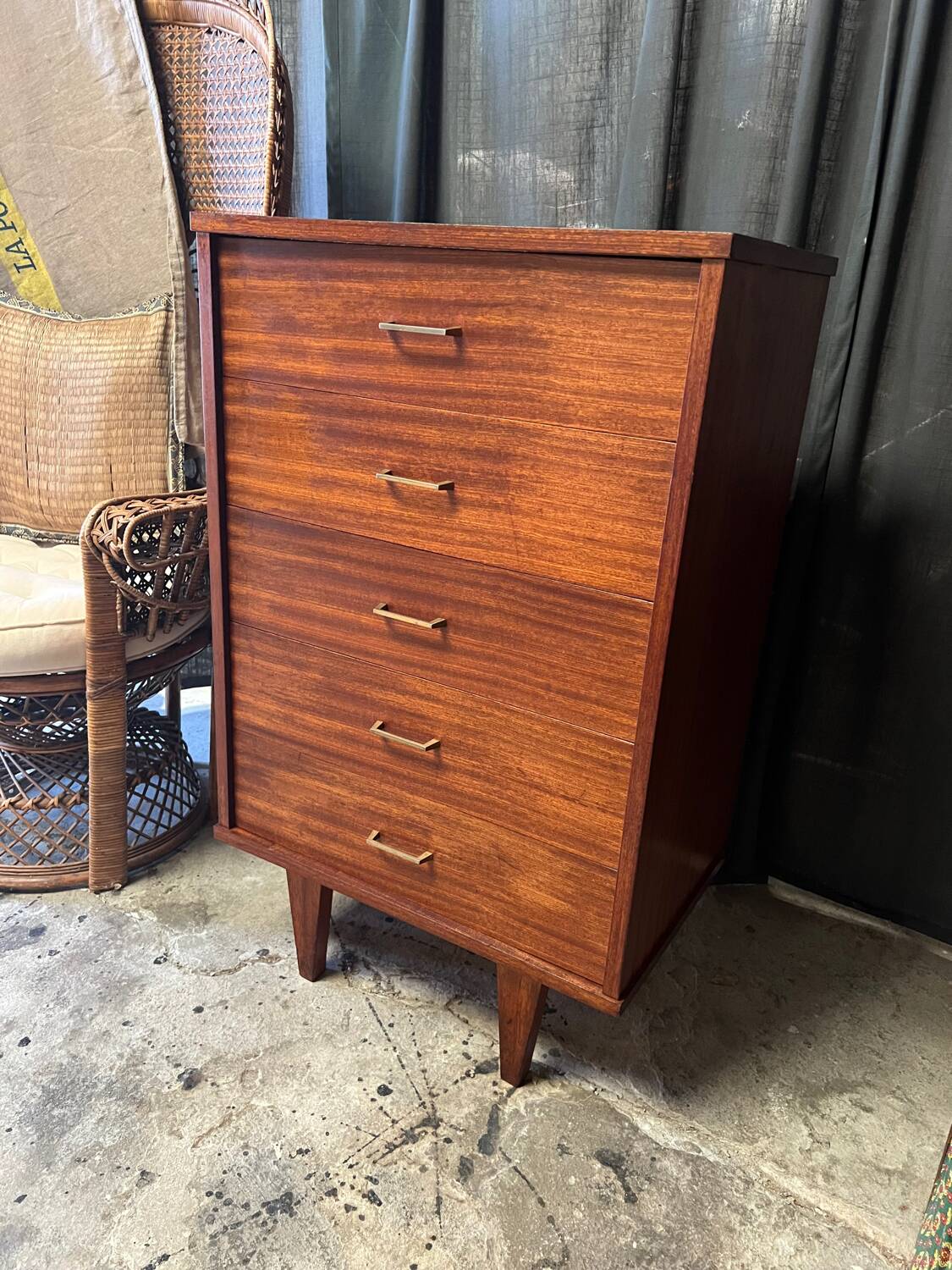 Vintage chiffonier