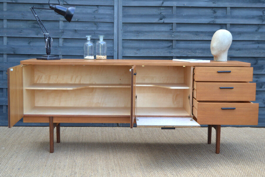 Uniflex-teak-leather sideboard