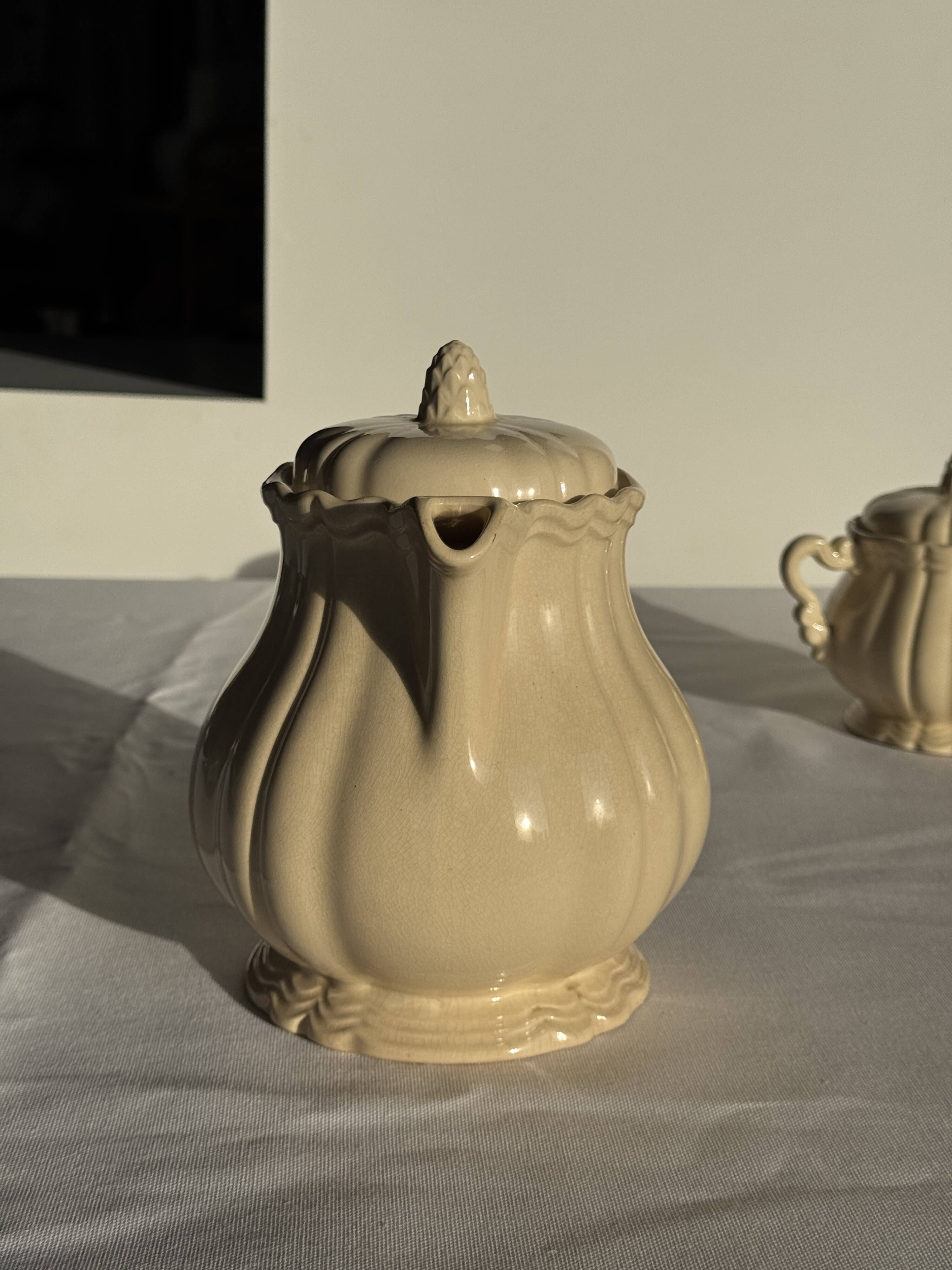 Cream teapot and its sugar bowl Sarreguemines France