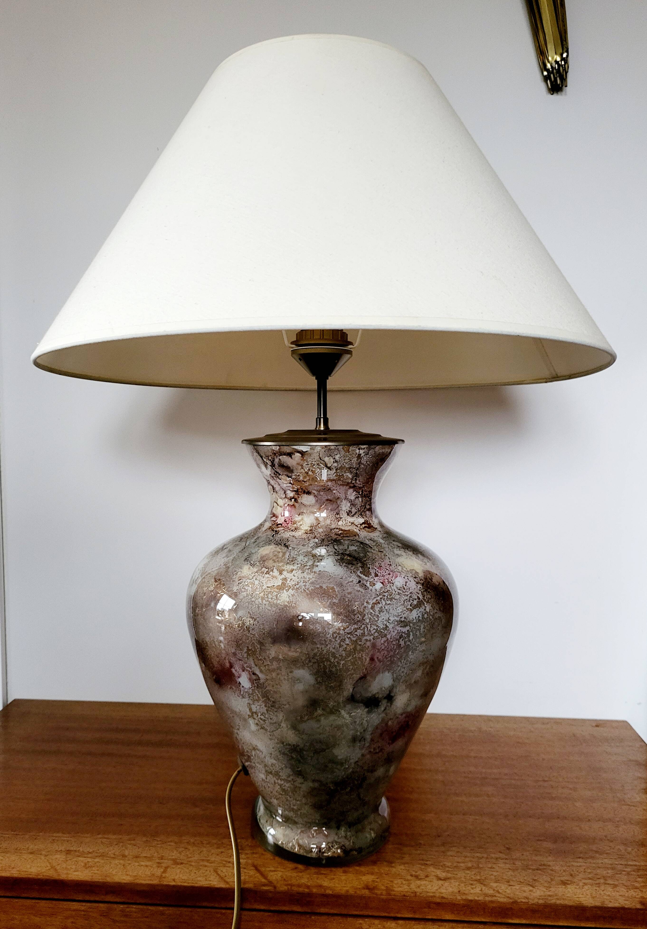 Grote gepatineerde glassen tafellamp van Laque Line jaren 1970