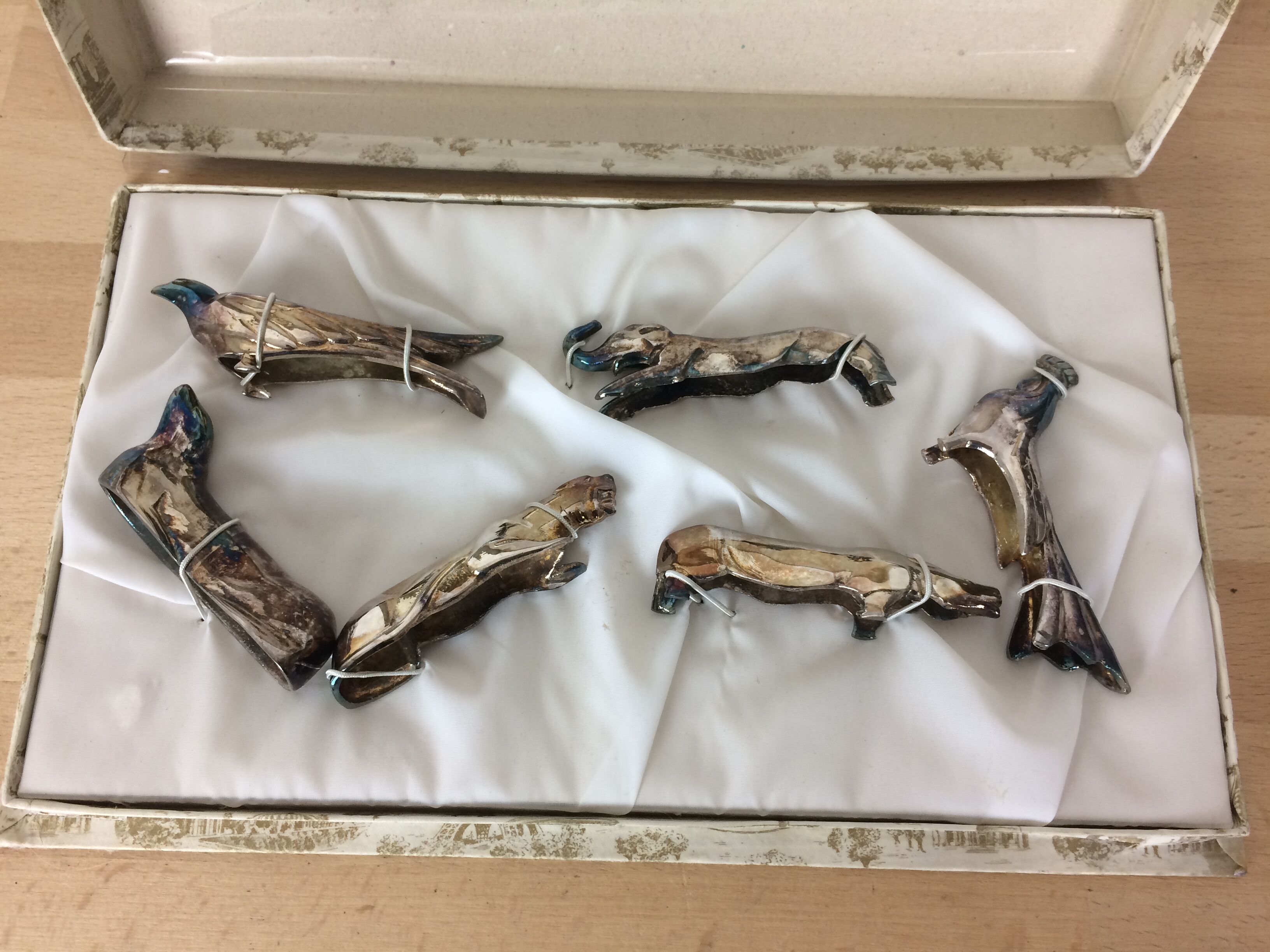 Set of 6-door metal animal knives