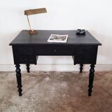 Desk in black step