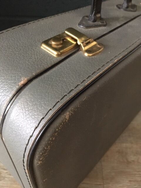 Valise vintage grise