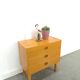 Commode en placage avec poignées rondes de Suède